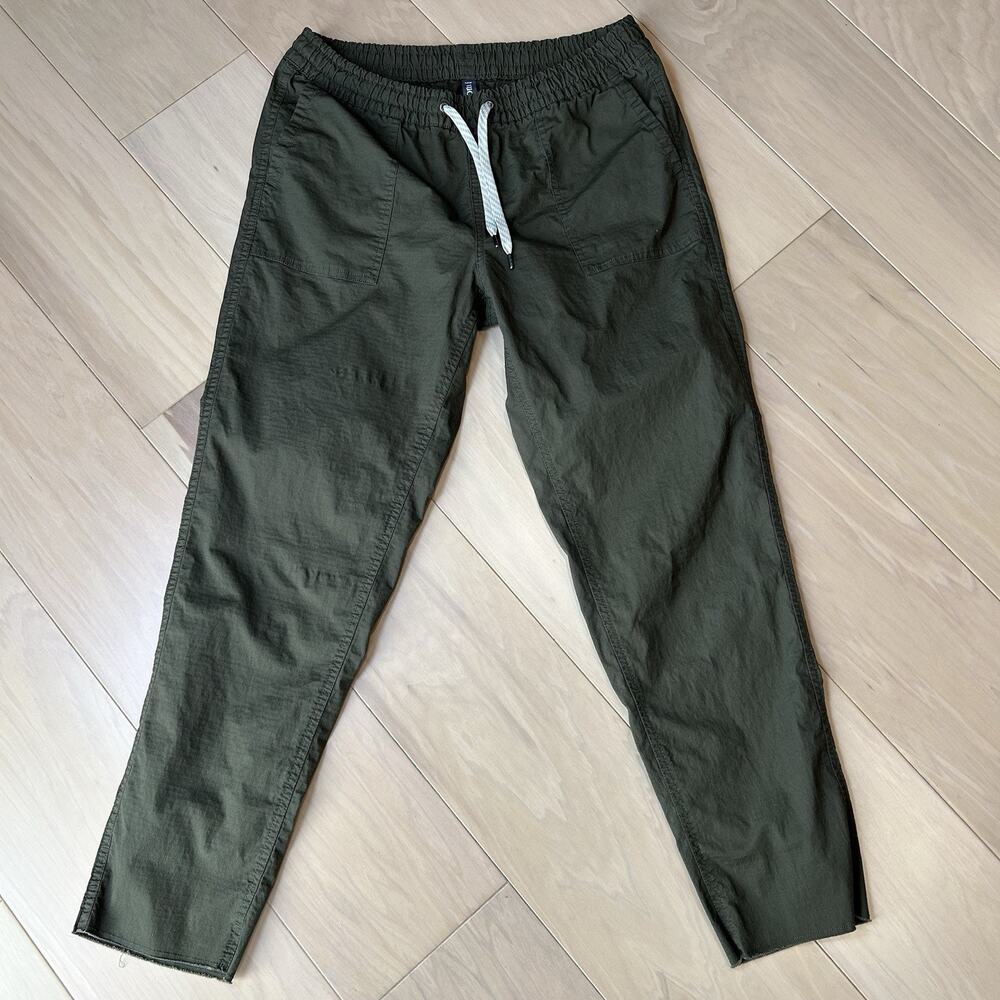 Vuori Ripstop Ankle Pants *Stain Women’s Medium